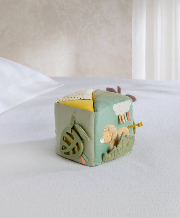 Kihajtható foglalkoztató kocka - Babyplay